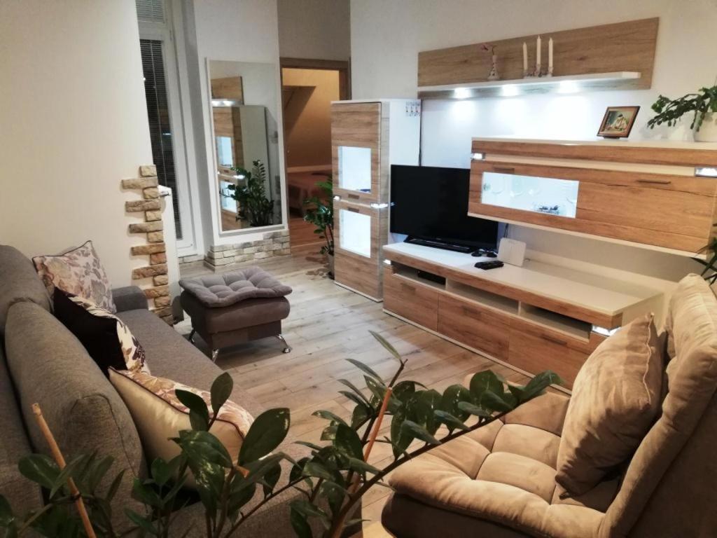 Galeria Stastie Daire Senec Dış mekan fotoğraf