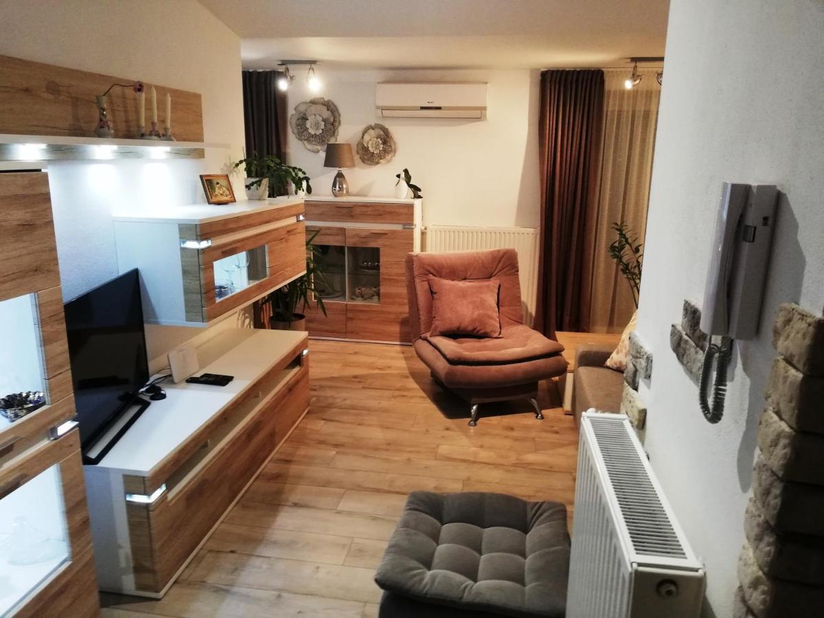 Galeria Stastie Daire Senec Dış mekan fotoğraf